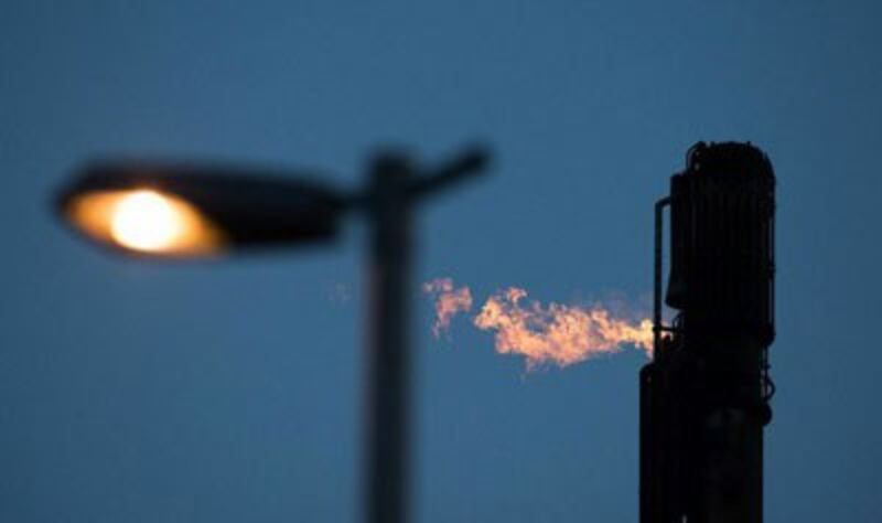 Một nhà máy lọc dầu tại Hamburg, Đức chụp hôm 10/7/2014. AFP photo