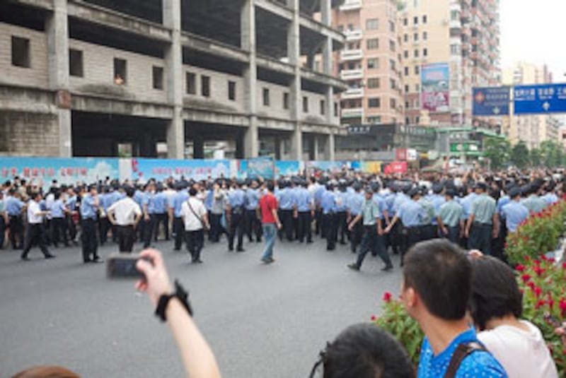 Cantonese-protest5_305.jpg