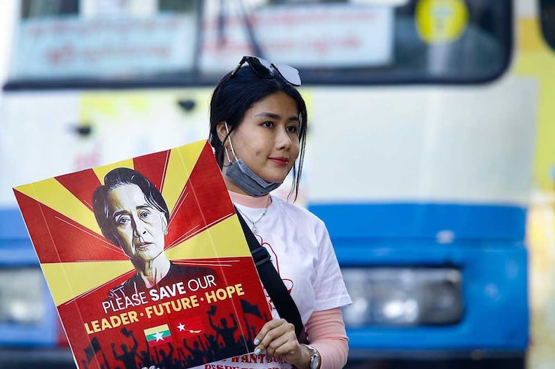 https://www.rfa.org/english/multimedia/yangon-protest-gallery-02242021153748.html/m0223b.jpg