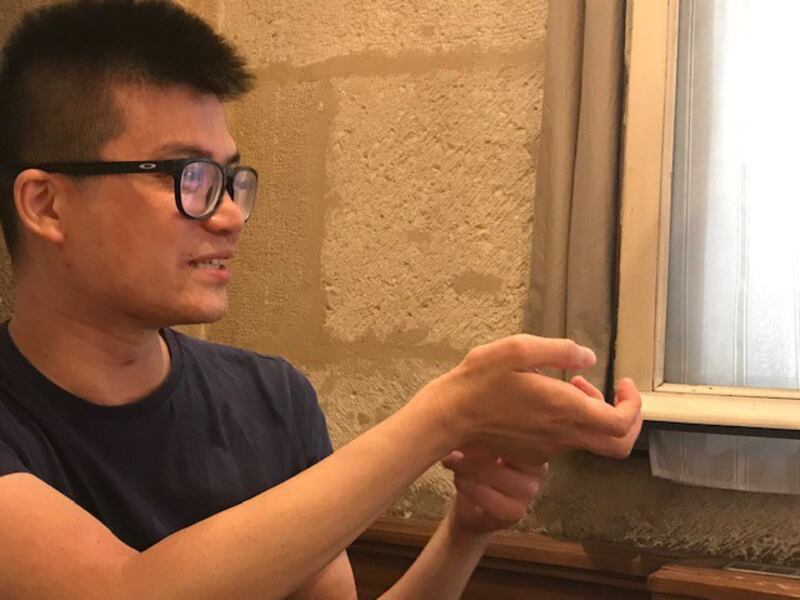 香港自由委员会的发言人Kenneth认为香港电影探讨社会和人文关怀的面向很多。(蔡凌摄影)