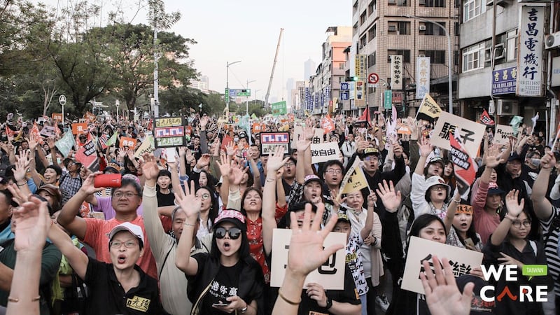 罢韩团体去年12月21号召50万人上街游行支持罢韩案。（Wecare高雄提供）