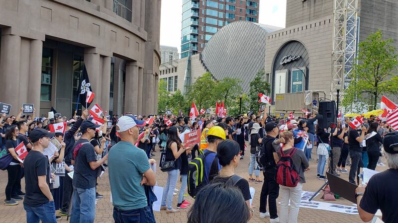 温哥华拯救香港集会活动现场。(柳飞拍摄)