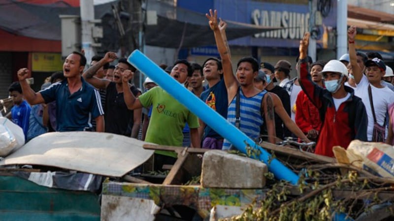 myanmar-protesters-disperse-crackdown-north-okkalapa-yangon-mar4-2021.jpg