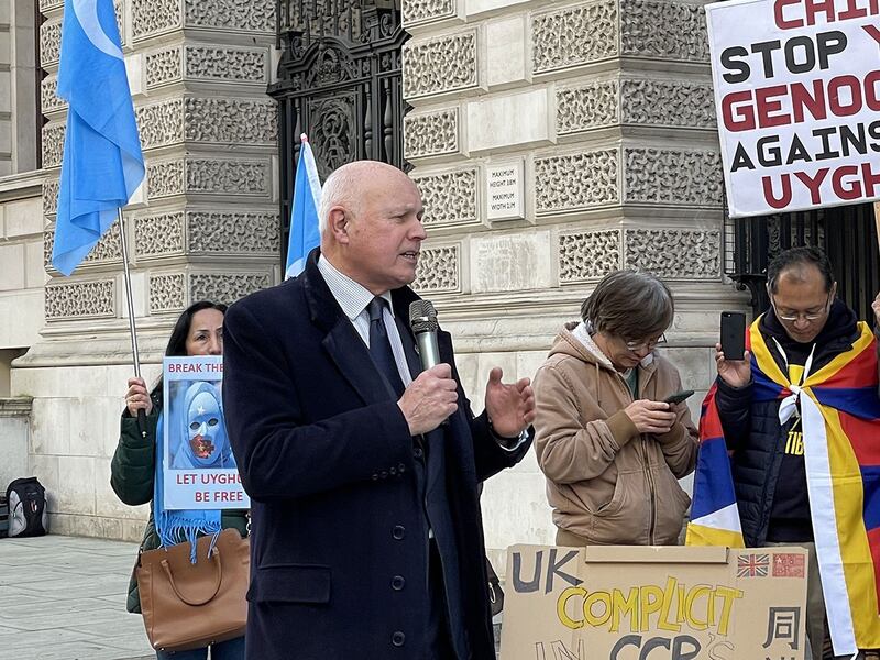 英国执政保守党前党魁、下议员史密斯（Iain Duncan Smith） 促请英国政府制裁吐尼亚孜，甚至应为其侵害人权罪行直接拘捕及起诉他。（吕熙摄）