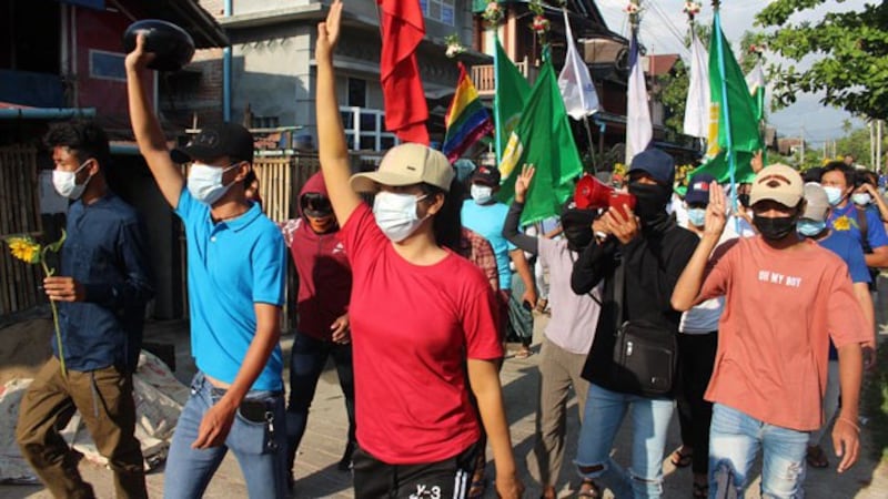 myanmar-anti-coup-protesters-dawei-thanintharyi-apr21-2021.jpg