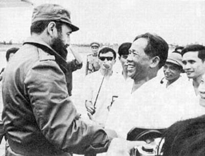 Tổng bí thư Lê Duẩn và Chủ tịch Fidel Castro.