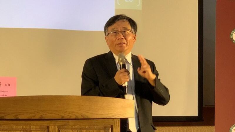 台大公卫学院副院长陈秀熙呼吁出入境都该做筛检。(记者 黄春梅摄)