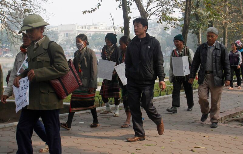 2012-02-21T120000Z_1470522665_GM1E82L1HS101_RTRMADP_3_VIETNAM.JPG