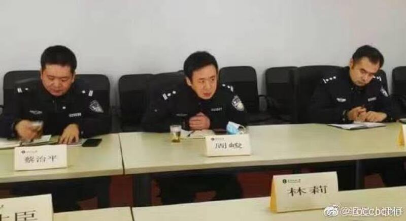 小学生母亲生前在视频中提到，武汉国保周峻曾警告她。（视频截图/古亭提供）