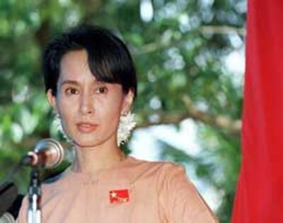 Bà Aung San Suu Kyi, lãnh đạo đảng đối lập Liên đoàn Quốc gia vì Dân chủ Miến Điện. AFP Photo.