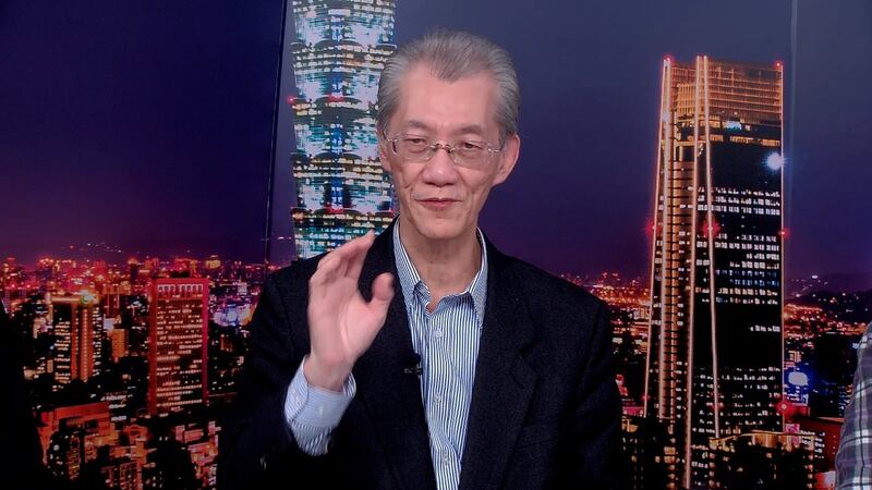 台大政治学系名誉教授明居正认为中国共产党本质就是仇视资本家、资本主义。(截图自“亚洲很想聊”节目)